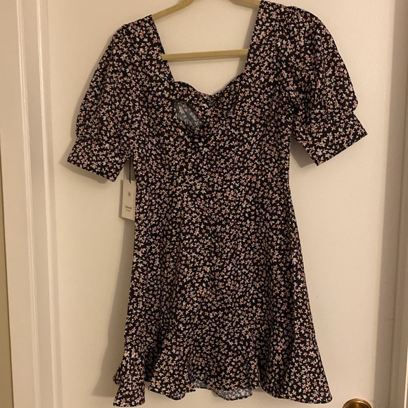 NWT Floral Dress - Picture 3 of 5